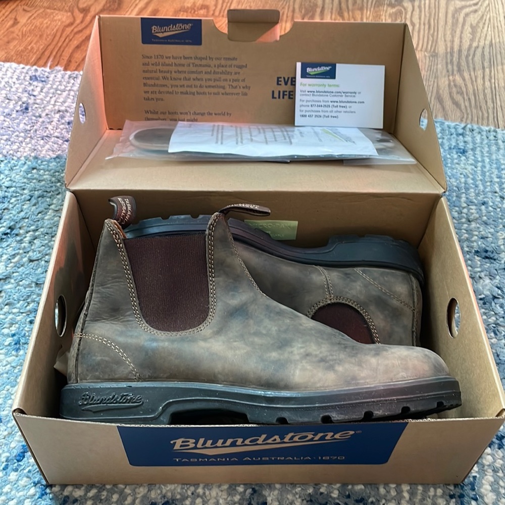 Blundstone #585 MEN'S CLASSICS CHELSEA BOOTS - RUSTIC BROWN